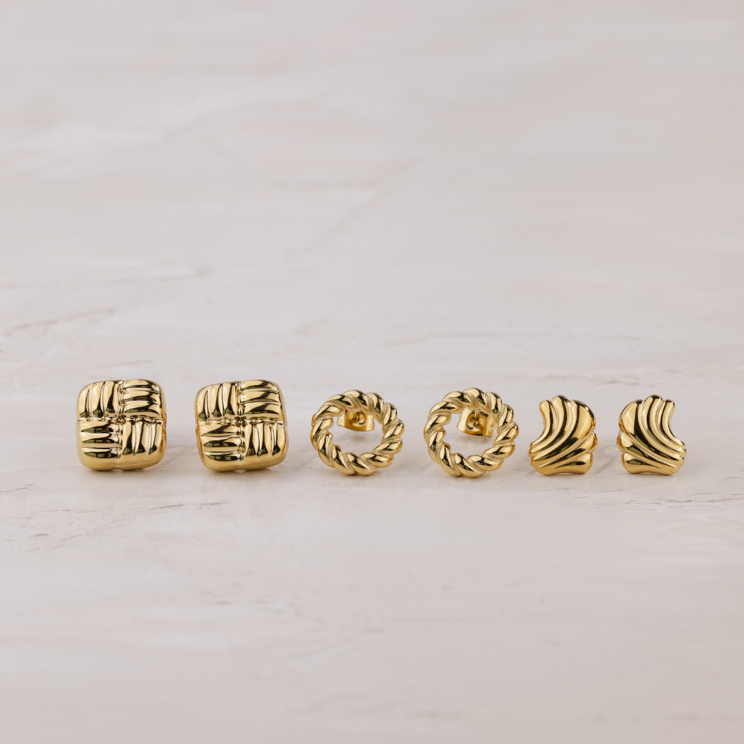 Granny Button Studs Small Gold