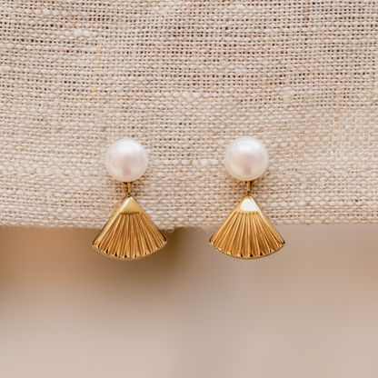 Pearl & Fan Studs Gold