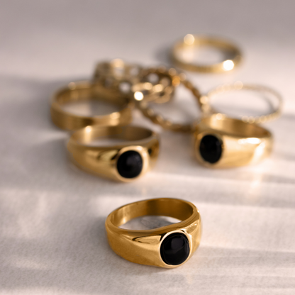 Signet Onyx Ring Gold