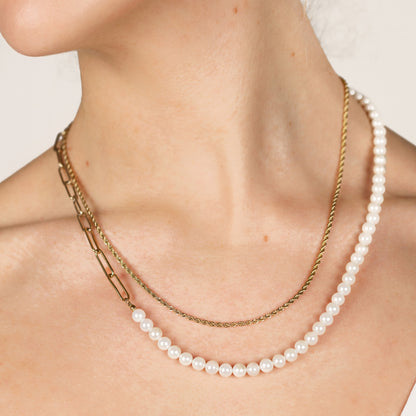 Chain & Pearl Necklace Gold